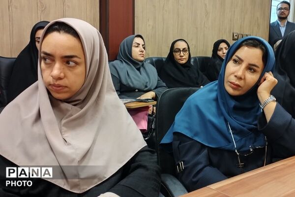 آیین تجلیل از فعالان حوزه پرورشی در بهارستان دو