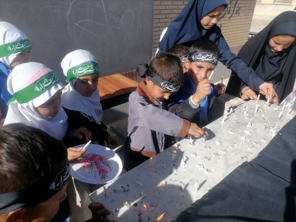 برپایی موکب دانش‌آموزی به‌مناسبت شهادت حضرت فاطمه(س)