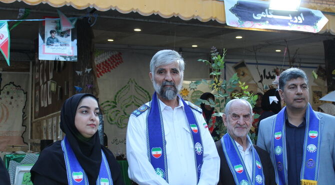 گل‌باران اندیشه‌های نو؛ نمایشگاه سالروز تأسیس سازمان دانش‌آموزی در مشهد