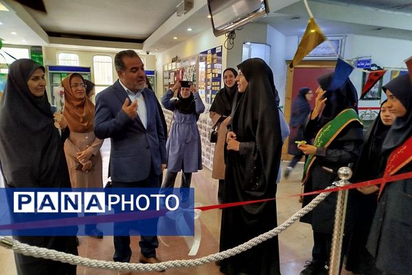 برگزاری «جشن جوانه ها» در دبیرستان راضیه شکرابی ناحیه دو شهرری 