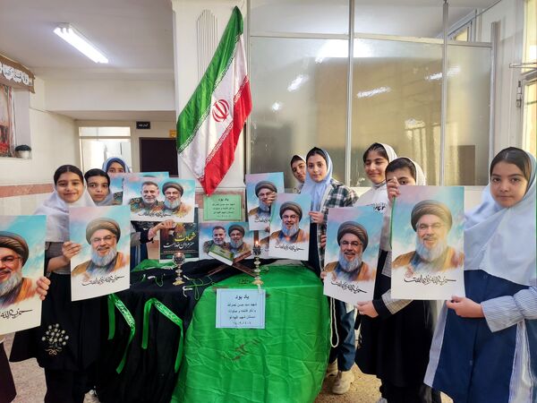 برپایی ایستگاه صلواتی در مدرسه شهید آقچه لو به مناسبت تشییع پیکر سید حسن نصرالله
