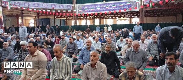 تجلیل از افتخارآفرینان عرصه نماز و قرآن ملایر