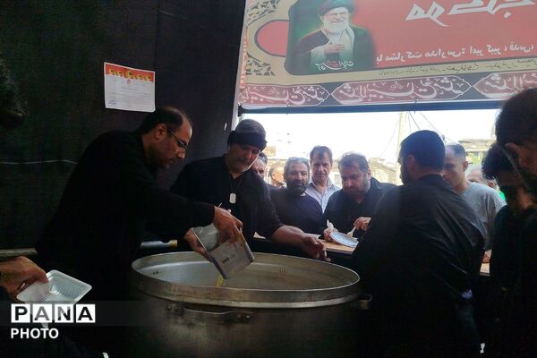 برپایی موکب معاونت پرورشی و تربیت‌بدنی آموزش و پرورش ناحیه دو شهرری در مسیر جاماندگان اربعین حسینی