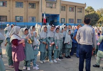 گرامیداشت روز آتش‌نشان در مدرسه پروین اعتصامی با حضور قهرمانان خاموش