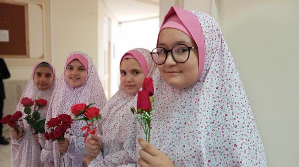 آیین تجلیل از برگزیدگان چهل و سومین دوره مسابقات قرآن، عترت و نماز شهرستان بن