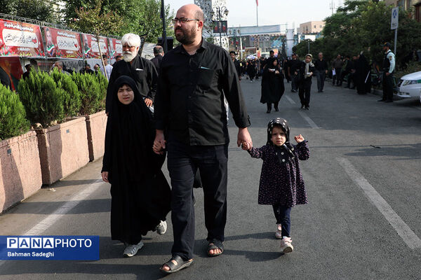 حضور کودکان و نوجوانان در جاماندگان اربعین حسینی - تهران