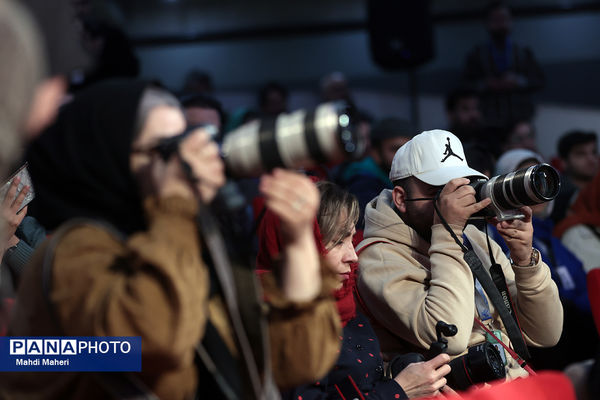 نشست نقد و بررسی فیلم «حاشیه» در چهل و چهارمین جشنواره ملی فیلم فجر