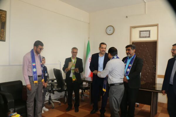تجلیل از دانش‌آموز خبرنگاران پانا