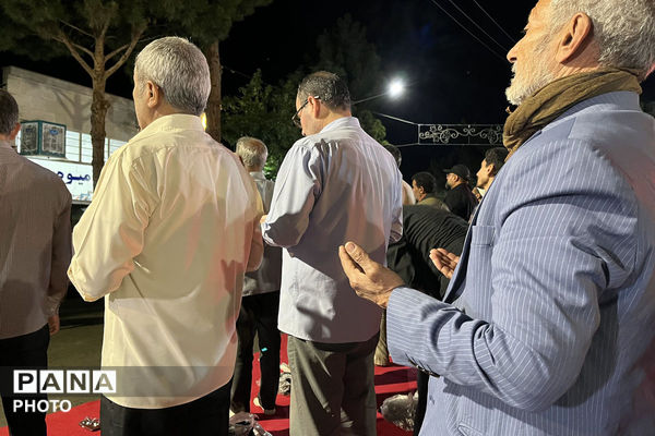 اقامه نماز استغاثه به امام زمان (ع) در میدان امام خمینی (ره )جاجرم