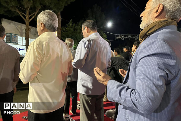 اقامه نماز استغاثه به امام زمان (ع) در میدان امام خمینی (ره )جاجرم