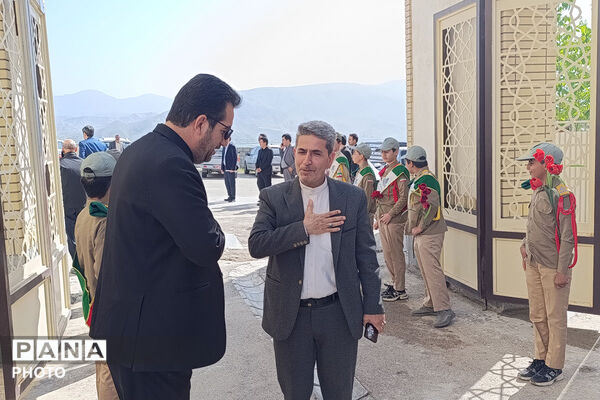 آیین زنگ سپاس معلم در هنرستان نور هل اتی حصار گرمخان