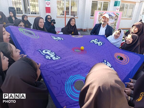 تجلی شور و نشاط تحصیلی با کاروان مهر در مدرسه حضرت مریم کبودراهنگ
