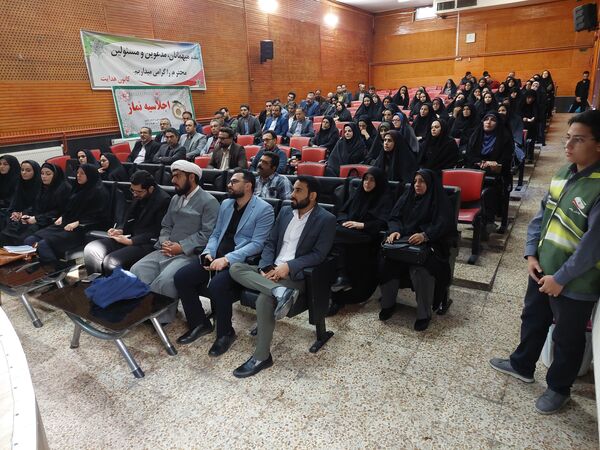 جلسه هم اندیشی و نشست توجیهی مدیران مدارس شهرستان ورامین