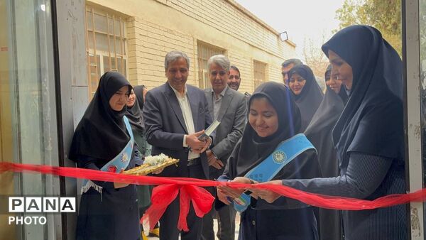 افتتاح «نگارستان فردا» ؛نمایشگاه دست سازه های دانش آموزان دختر شهرستان کاشمر