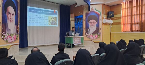 طرح فرهنگی آموزشی معلم زمینه ساز در منطقه زرین آباد 
