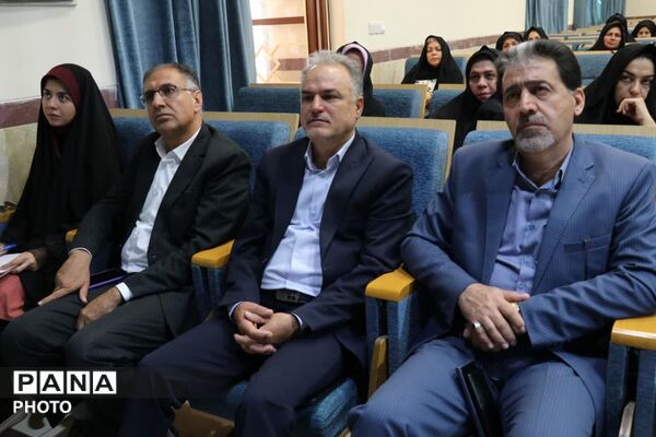 گردهمایی مدیران و معاونین مدارس شهرستان ابرکوه با حضور مشاور وزیر آموزش و پرورش
