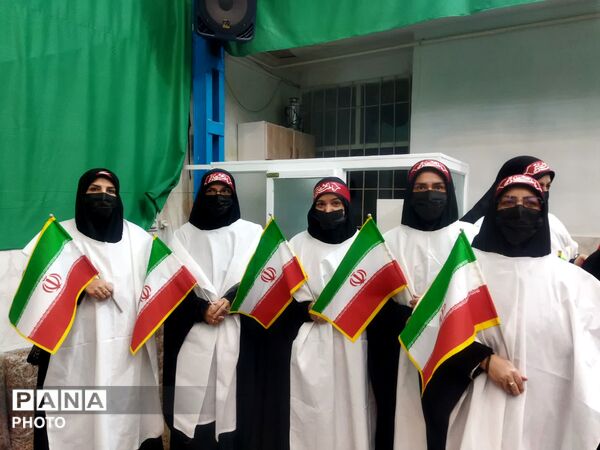 رژه بانوان بسیجی در شهر تفت