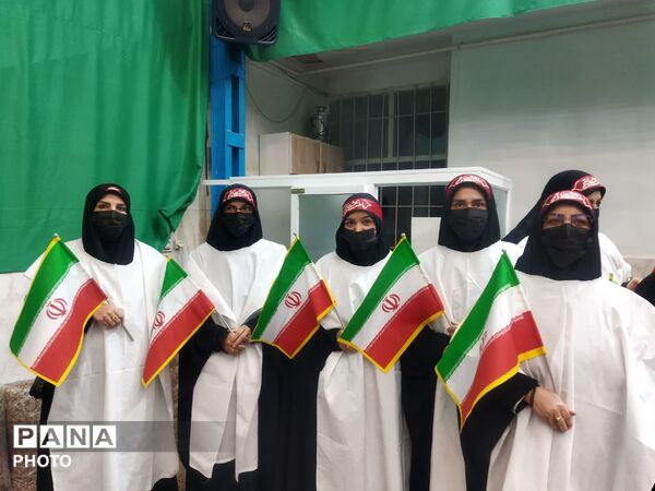 رژه بانوان بسیجی در شهر تفت