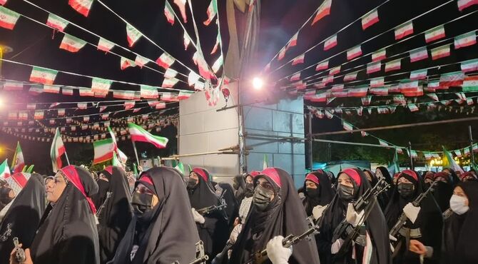 اجتماع پرشور دختران همزمان با میلاد حضرت معصومه (س)