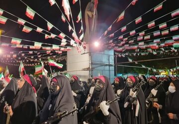اجتماع پرشور دختران همزمان با میلاد حضرت معصومه (س)