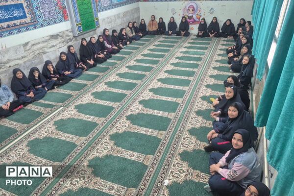 کارگاه آموزشی "هویت دخترانه و  افزایش عزت‌نفس" ویژه دانش‌آموزان پایه ششم دبستان هدی 