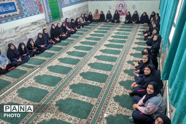 کارگاه آموزشی "هویت دخترانه و  افزایش عزت‌نفس" ویژه دانش‌آموزان پایه ششم دبستان هدی 