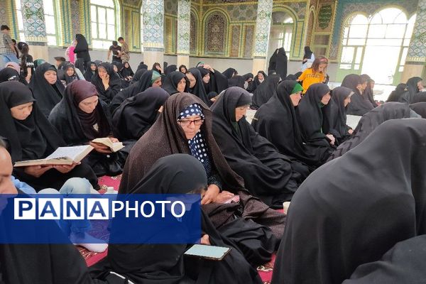 دعای روز عرفه در جوار گلزار شهدای شهر بار