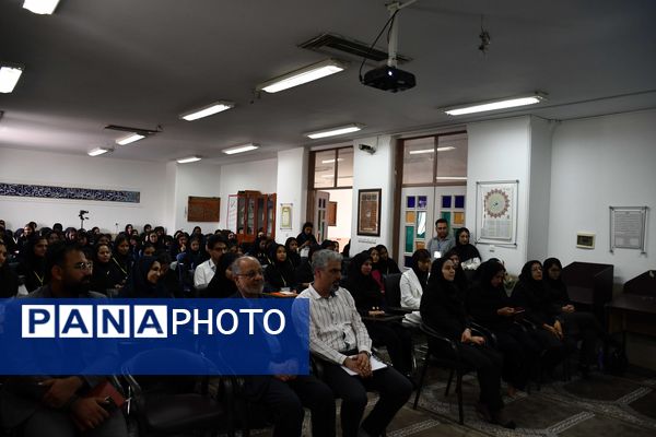 استقبال با شکوه از دانش‌آموز قهرمان و مربیان آموزش و پرورش عشایر فارس