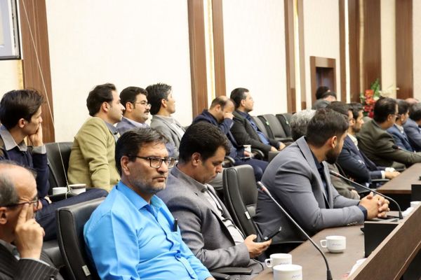 نشست هم‌اندیشی فرهنگیان تربت‌حیدریه با محوریت نهضت مدرسه‌سازی