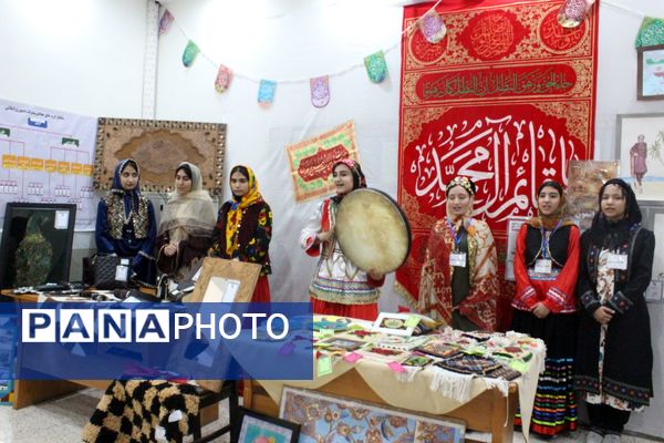 جشن ایرانمون در دبیرستان نمونه دولتی مهشید مصلی‌نژاد