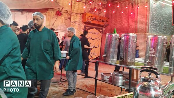 از جود چای در سوگ رهبر؛خدمت در حسینیه امام خمینی (ره)
