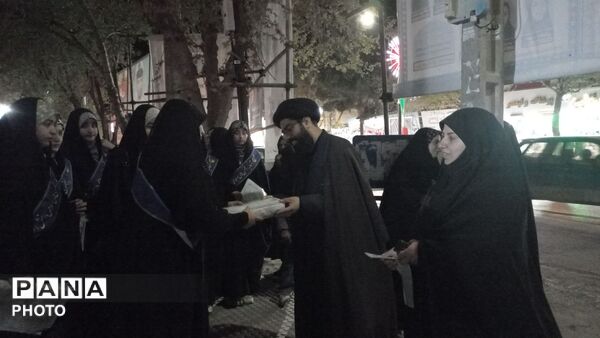  قدردانی از دختران انجمن اسلامی در راهپیمایی شهرستان آشخانه