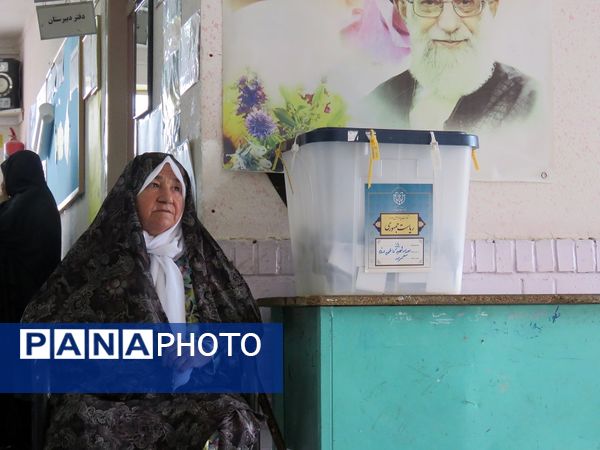 حضور پرشور مردم شهر درق در انتخابات چهاردهمین دوره ریاست‌جمهوری