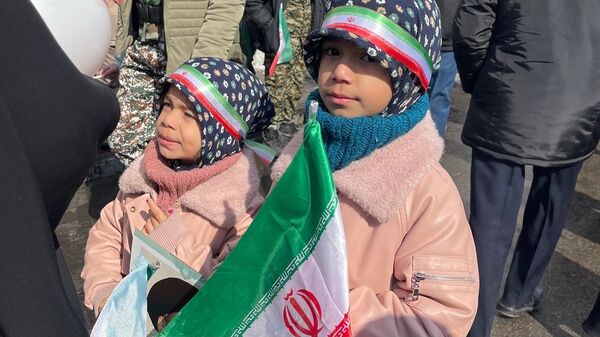 حضور پرشور کودکان در راهپیمایی ۲۲ بهمن