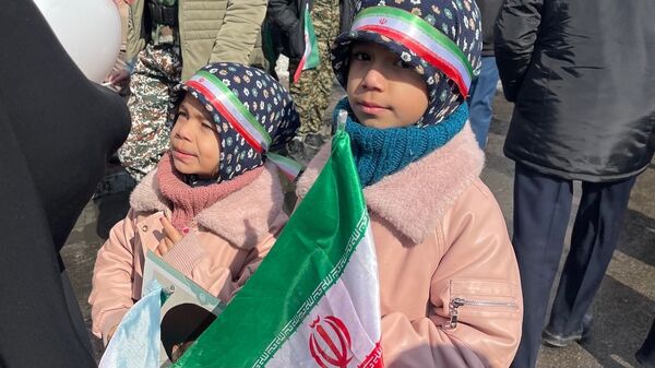 حضور پرشور کودکان در راهپیمایی ۲۲ بهمن