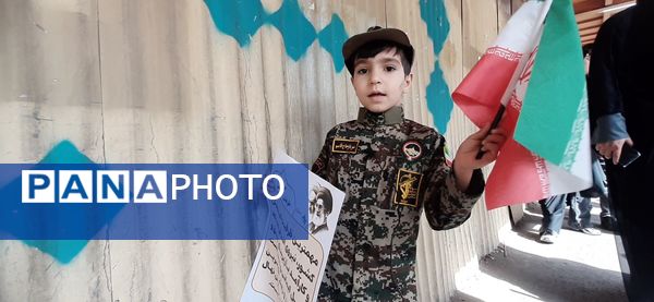 جلوه هایی از راهپیمایی جشن پیروزی انقلاب در شهر قم