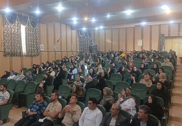 برگزاری انجمن اولیا دبستان معلم 1 آشخانه 