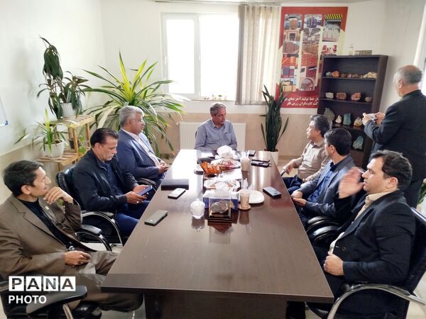 بازدید فرماندار  از شرکت زرین‌فلز کاشمر