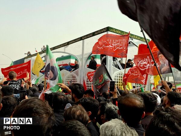وداع پرشور نوجوانان با آقای شهید ایران 