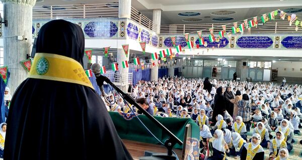 برگزاری همایش «یاوران انقلاب، پیشتازان مقاومت» در شهرستان لردگان