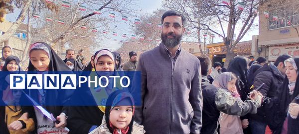 حضور پرشور مردم اصفهانی در راهپیمایی ۲۲بهمن 