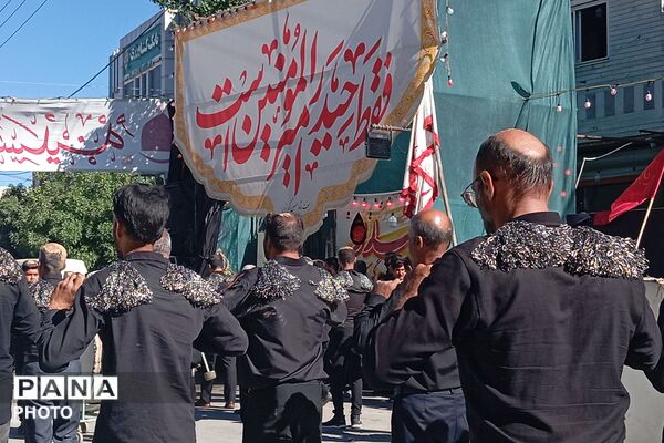 مراسم معنوی گل‌زنی در بن
