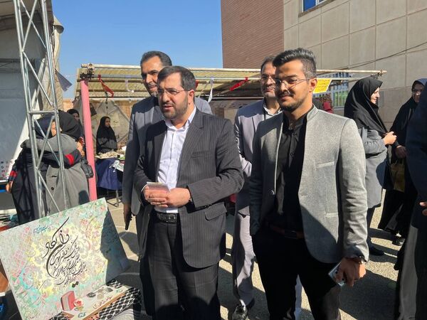 برگزاری مراسم هفته پژوهش در آموزشگاه فرزانگان هیأت امنای ملارد
