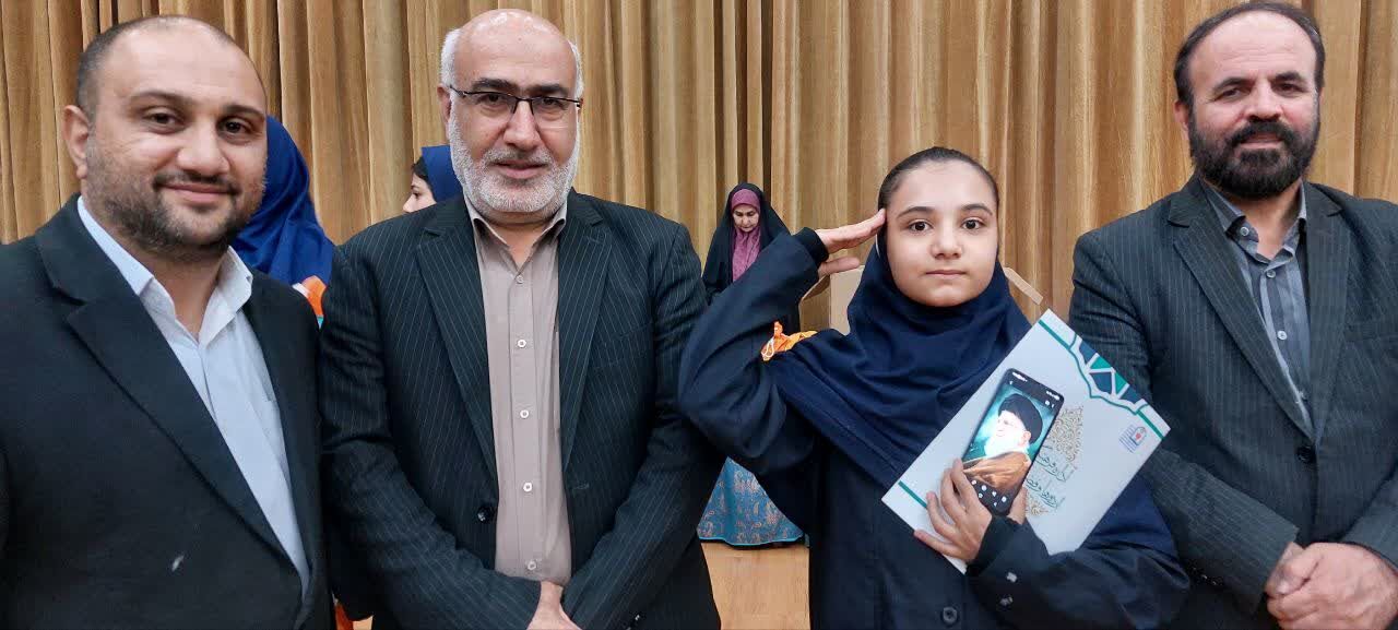 هر نوجوان ایرانی می‌تواند نوری برای فردای کشورش باشد