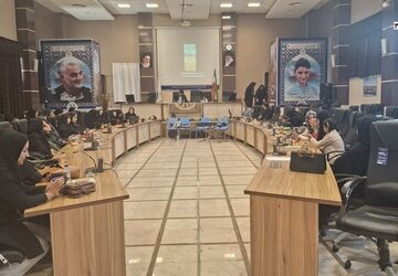 مراسم تقدیر از برگزیدگان عرصه علم و هنر