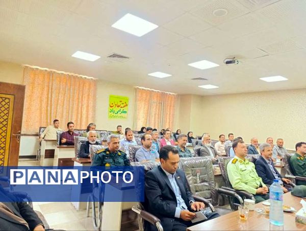 تجلیل از ۲۱ شرکت تعاونی فعال شهرستان خلیل‌آباد به مناسبت هفته تعاون