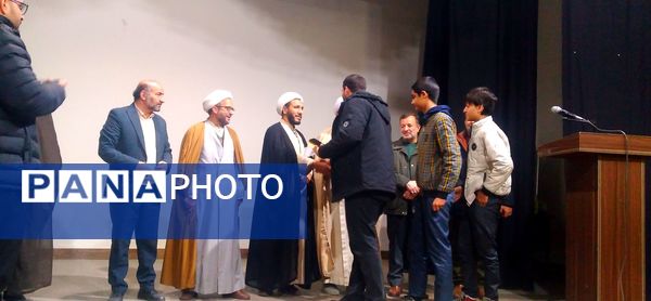 اجلاسیه سراسری نماز دانش‌آموزی شهرستان ملایر