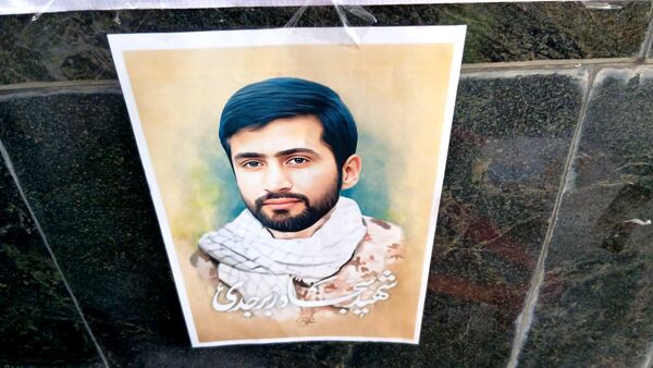سالروز شهادت شهید «سجاد زبرجدی» در گلزار شهدای شهر بن 
