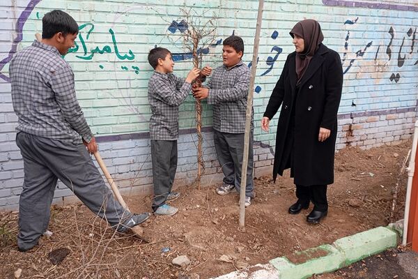 حضور کارشناس آموزش و ترویج منابع طبیعی در مدارس منطقه کهریزک 