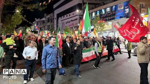 جشن میلاد امام رضا (ع) در پنجاه و نهمین شب از تجمعات مردم رجایی شهر کرج